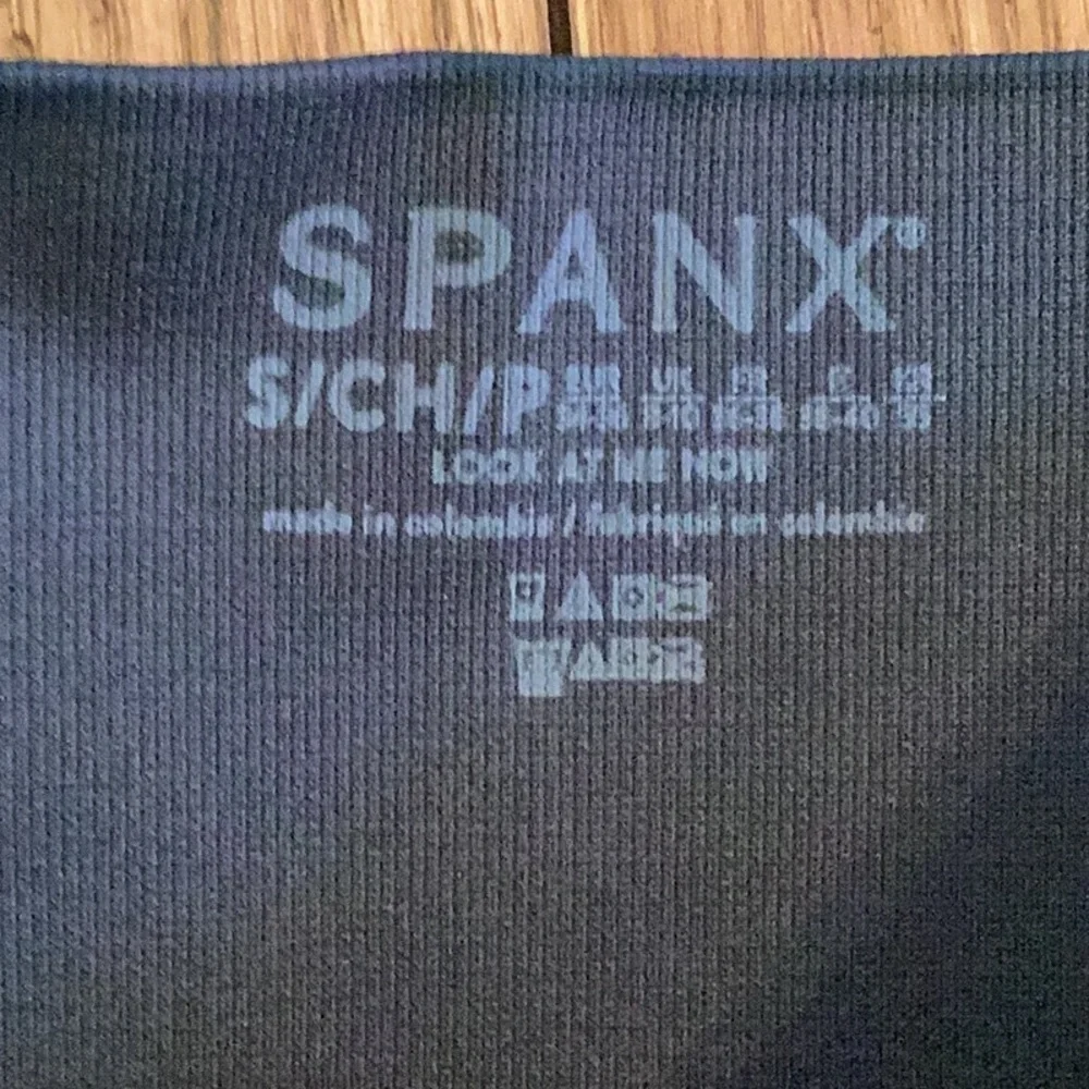 SPANX Black Camo seamless look at me now Leggings, women’s size small. 🌸NWT🌸